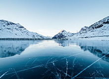 西海岸压哨扳回一城！何宇鹏犯规送点，戴维森造点+勺子点球命中